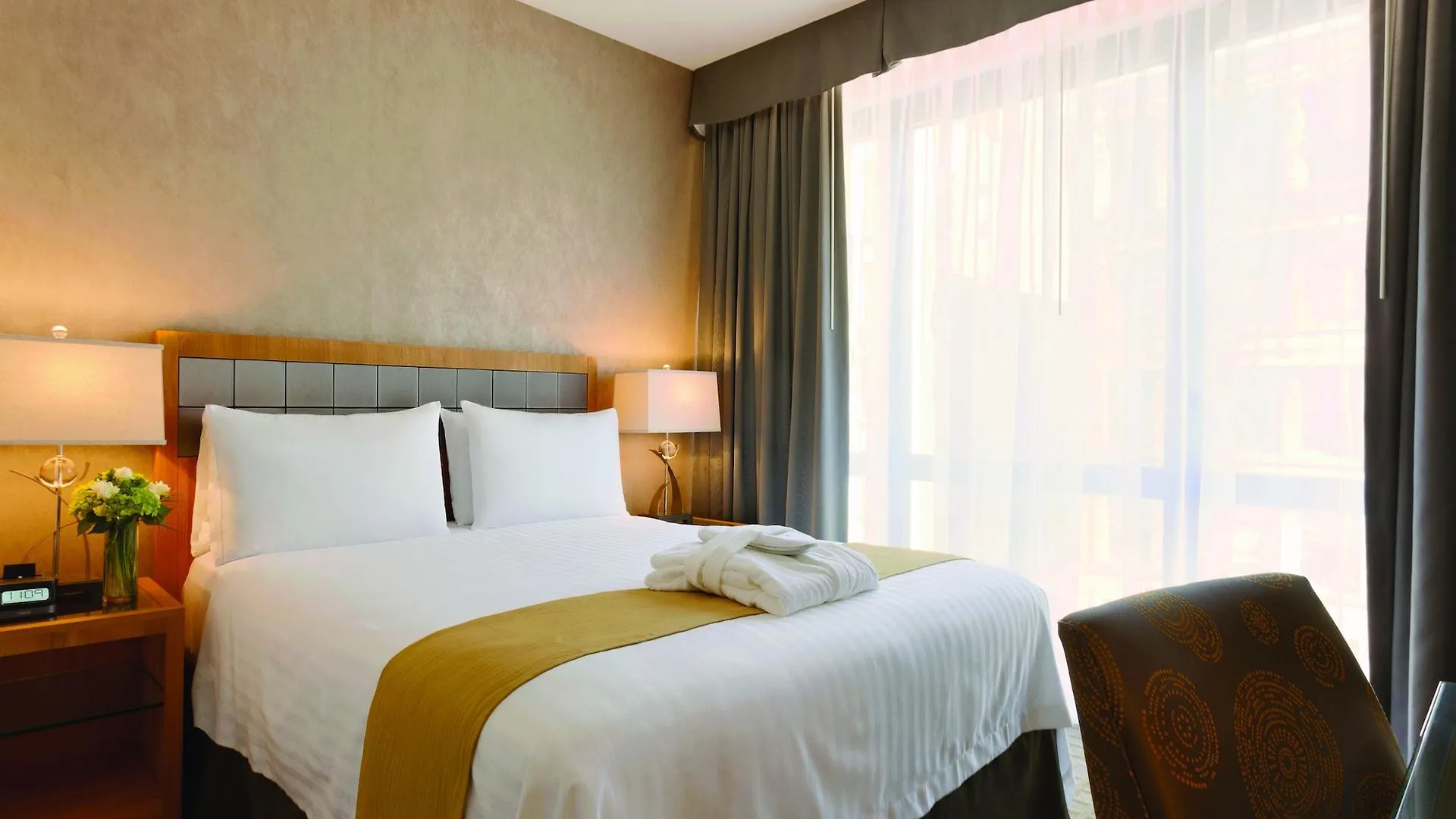 Executive Hotel Le Soleil New York