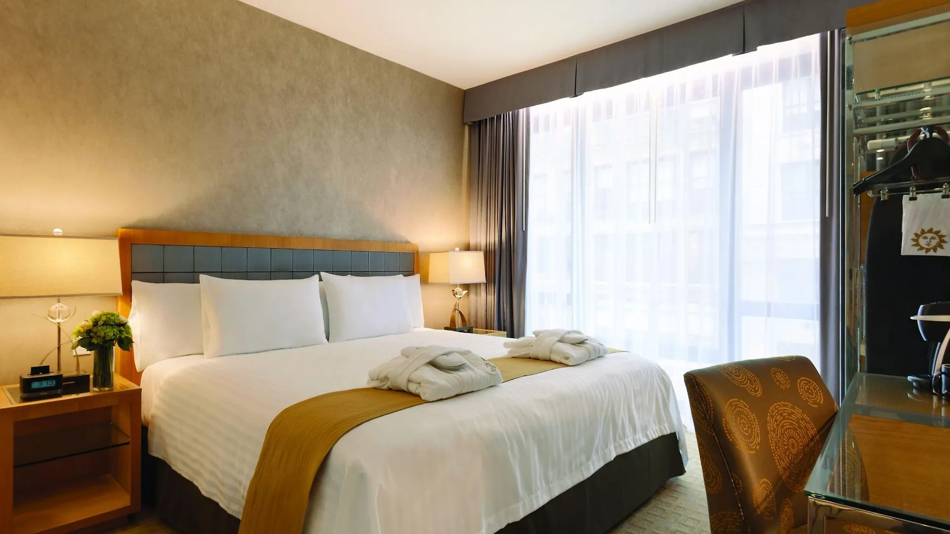 Executive Hotel Le Soleil New York