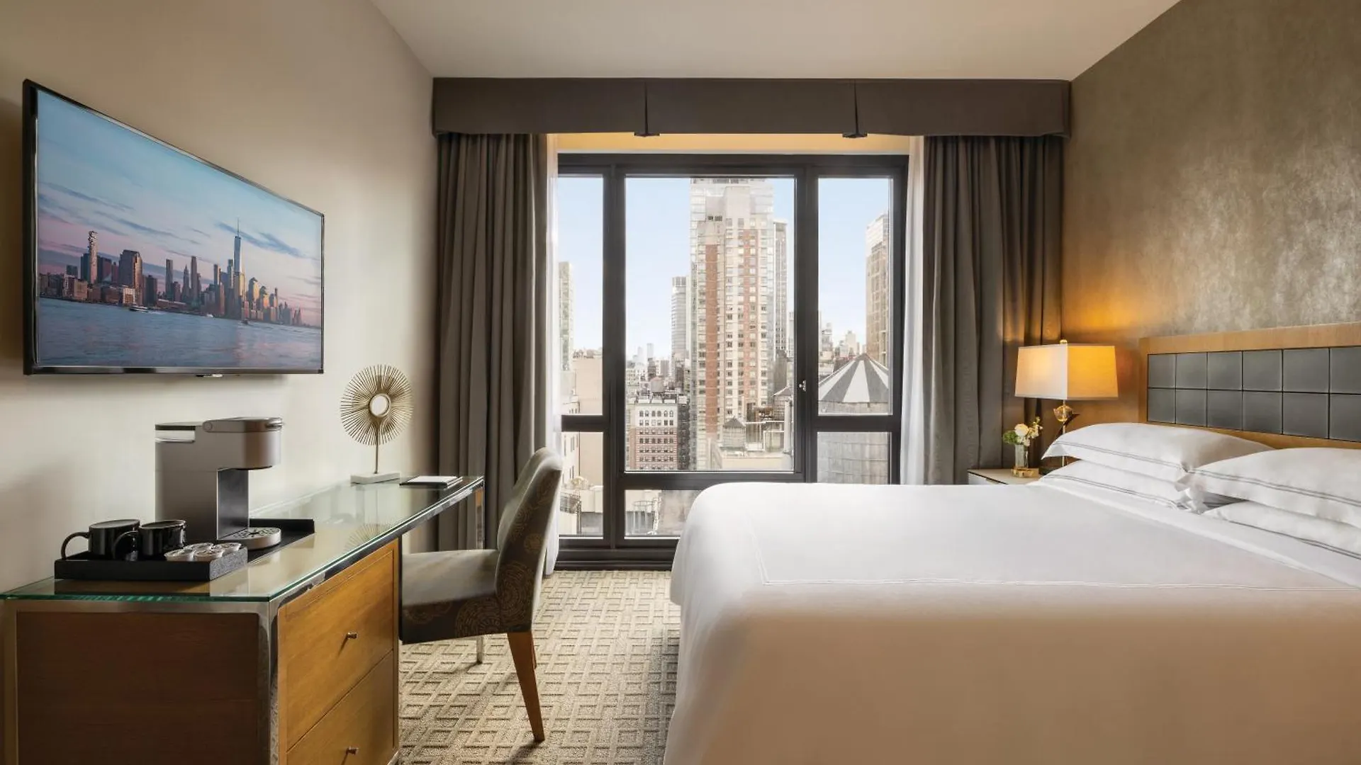Executive Hotel Le Soleil New York 4*,